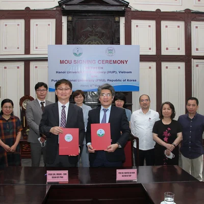 Signing ceremony for cooperation agreements between Hanoi University of Pharmacy, Vietnam, and Pusan National University, Korea